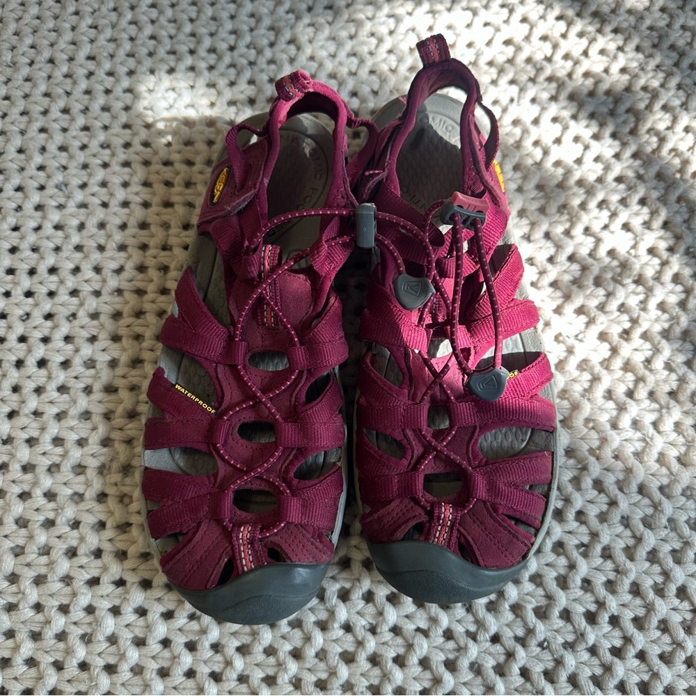 Women's Keen Newport Sandal Cranberry 7.5
